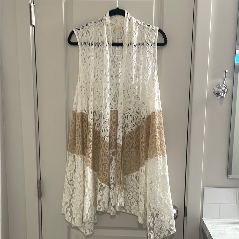 Elegant Lace Vest in Cream and Tan